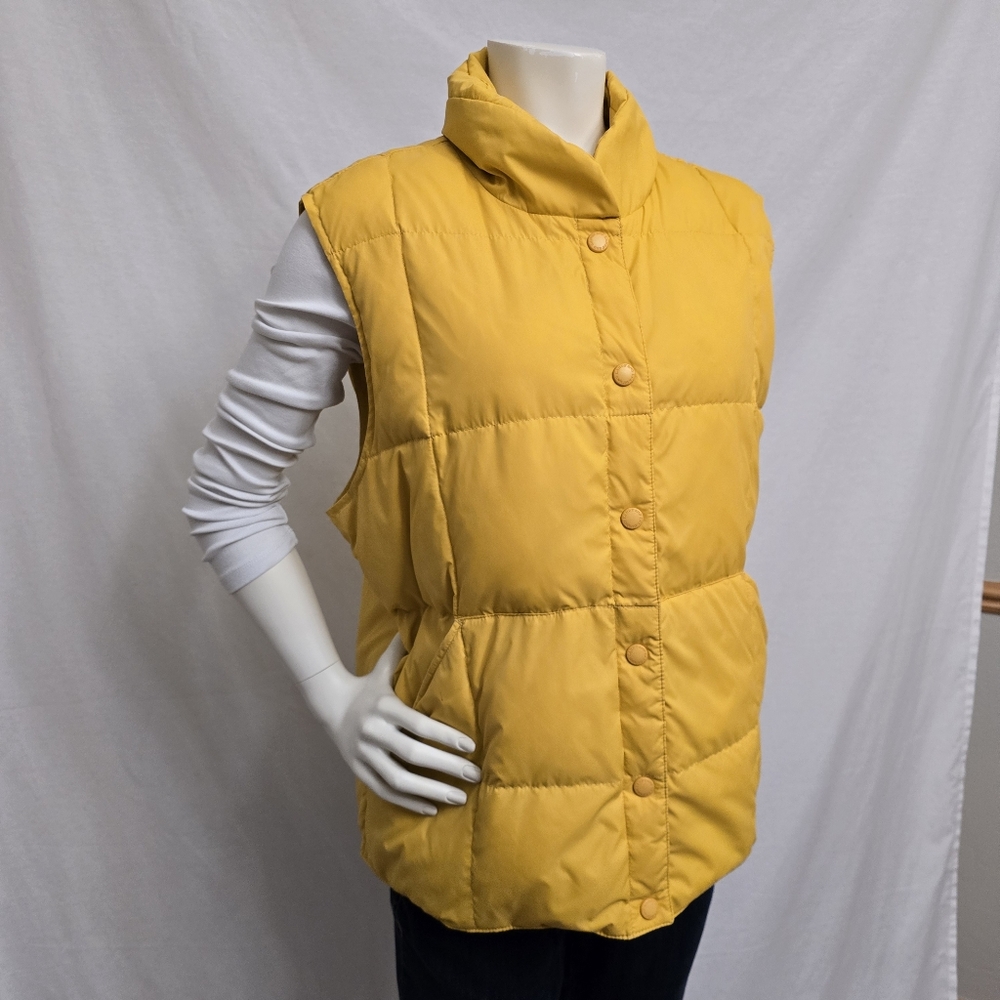 Lands' End Yellow Puffer Vest Size Large.
